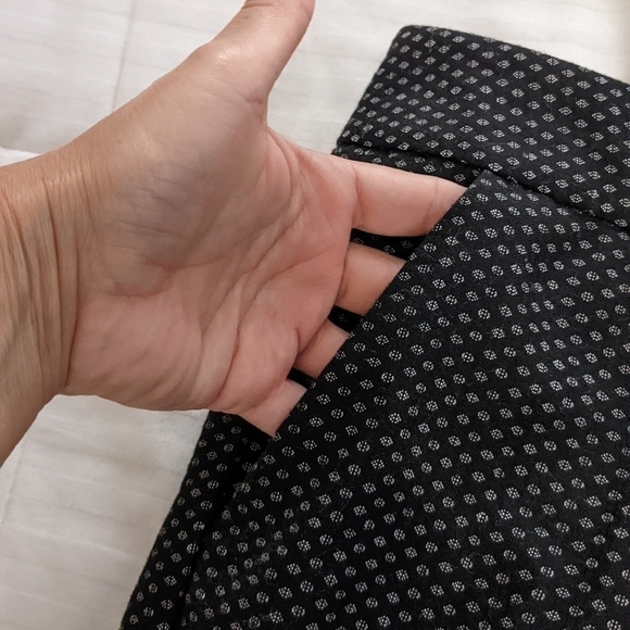 NEW York & Co. Cropped straight leg pants size 10 - Picture 3 of 5